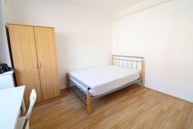10 Min Walk from Elizabeth Line- Rooms - Leyton Main Photo