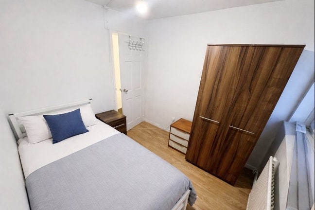 Cozy Room in Mile End - 15 Min Central London Main Photo