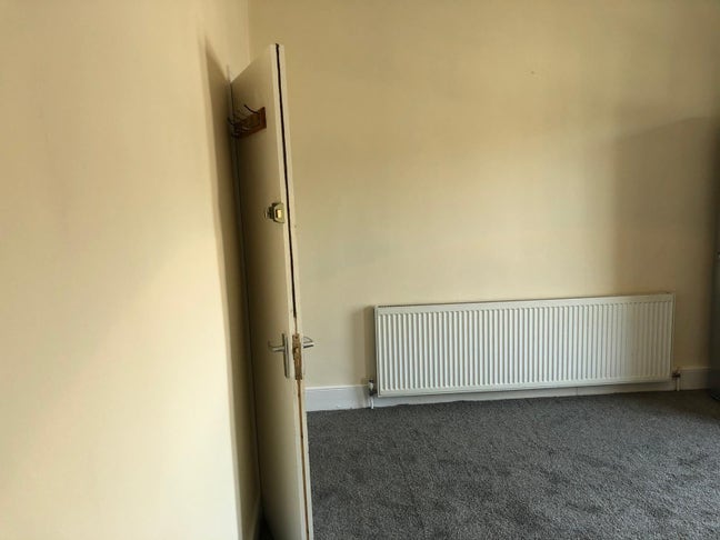 Large Double Room – All Bills Included – Garden Main Photo