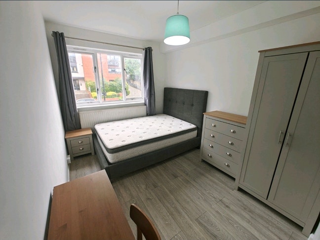 Refurbished double ensuite Main Photo