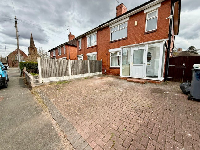3-Bedroom House to Rent – Stoke-on-Trent (ST4) Main Photo