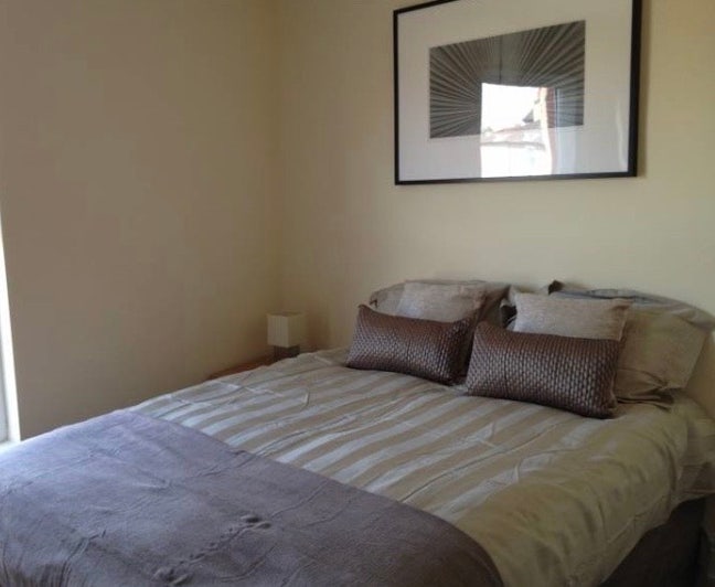 Redhill Town Centre! L Double Room Main Photo