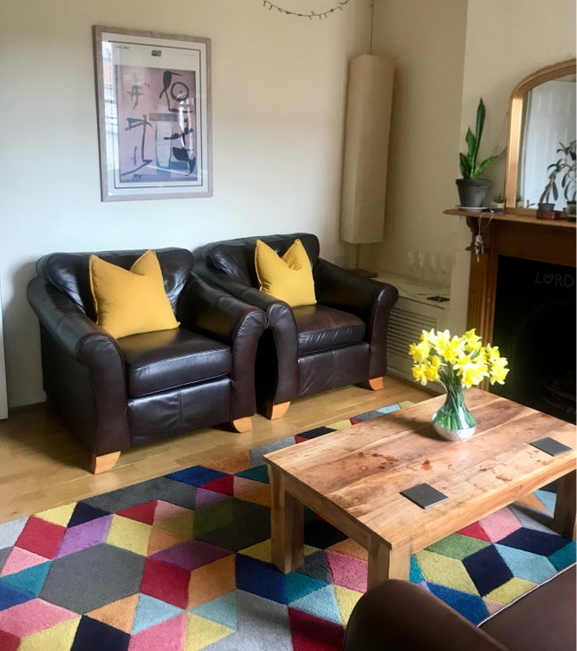 Bright, Furnished Double Room in friendly house  Main Photo