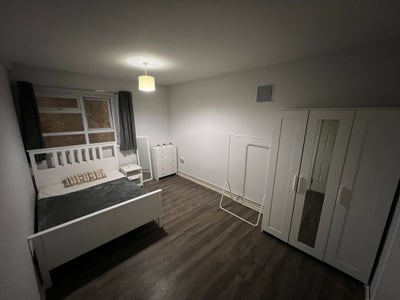 Large Double Bed Near Old Street - Bills Incl Main Photo