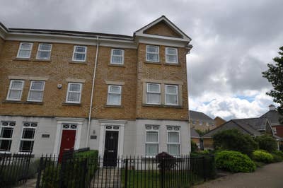 Double Room in Friendly House Share Main Photo