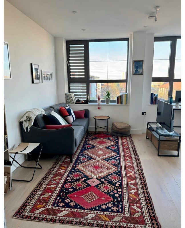 Modern 1 bedroom flat in east London Main Photo