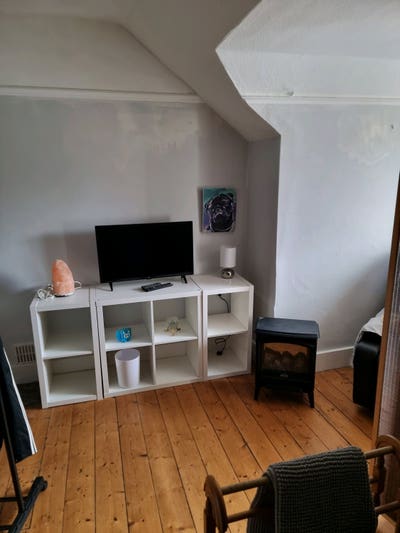 Room to ren Main Photo