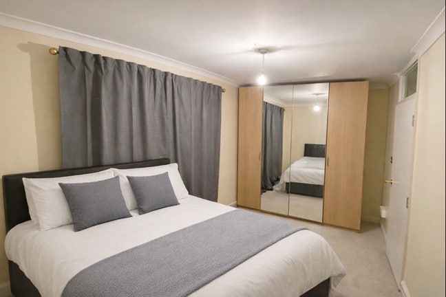 Bright Double Rooms - Bow  Main Photo