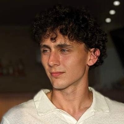 Looking for accommodation for Uni, Sept 2026 Main Photo