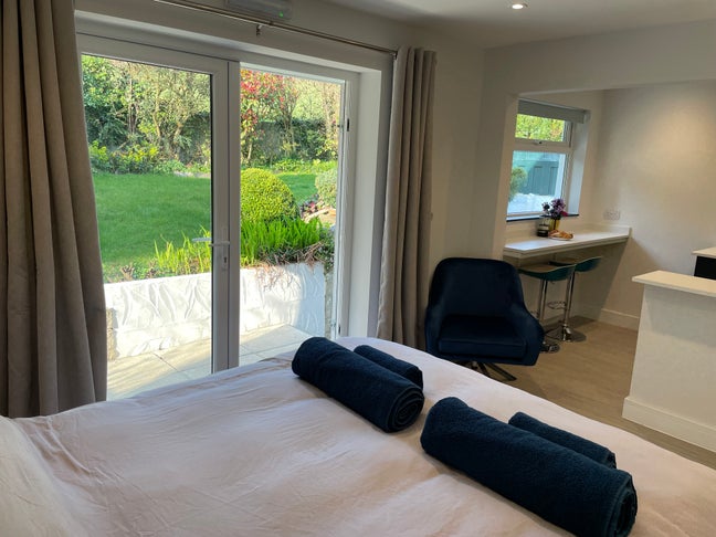 Private single occupancy annex with garage  Main Photo