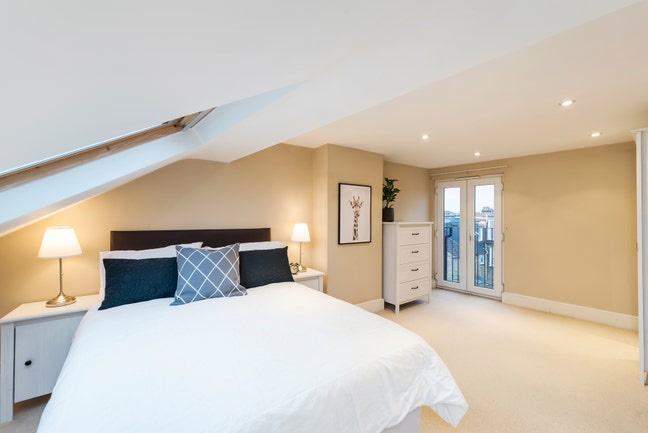 Great Double Bedroom near Clapham South Main Photo