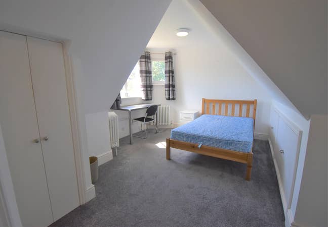 Double En-Suite Bedroom - Redlands Road Main Photo