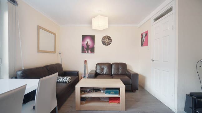 Bright Double Near Mile End & Victoria Park Main Photo