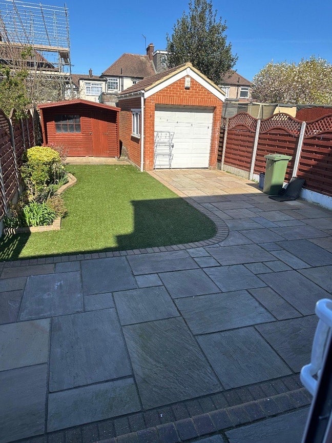 En-suite with bathroom Main Photo