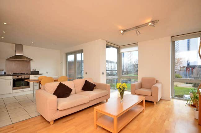 2 Bedroom Flat to Rent W11 Great Location Main Photo