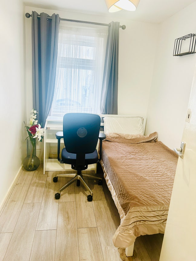 Beautiful Single room near Tower Hill,Aldgate east Main Photo