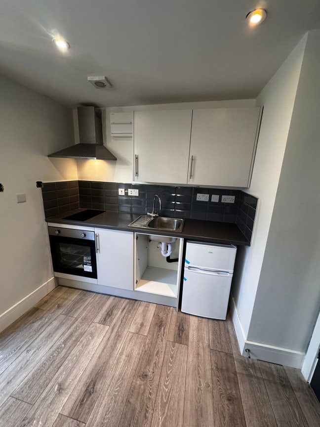 Flat In wyken  Main Photo