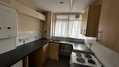 Modern 1 bed flat with private garden  Main Photo