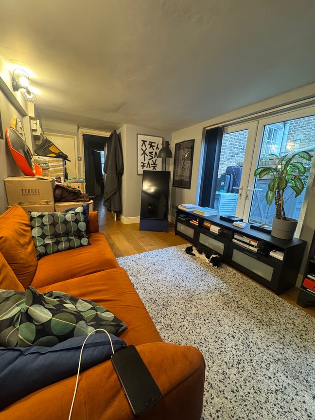 Beautiful room in garden flat share 💚 Main Photo