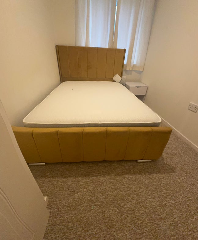 One room with double bed available  Main Photo