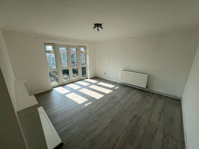 ** New Double Rooms - Stratford ** Main Photo