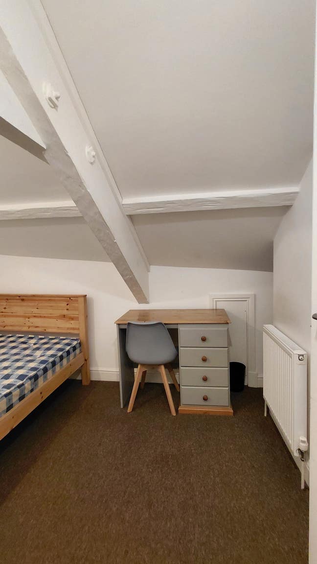 Double room available immediately  Main Photo