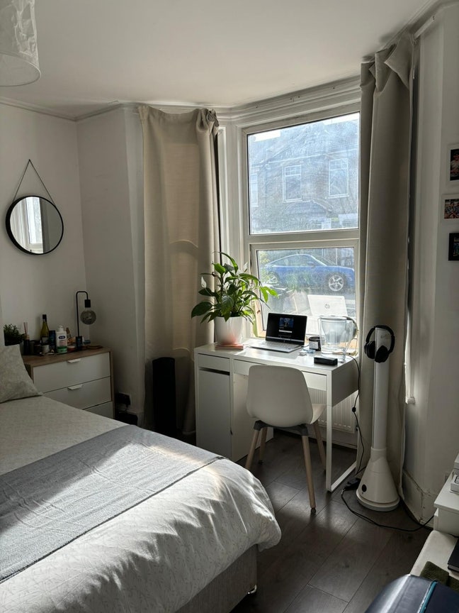 Victorian double room available in Greenwich! Main Photo