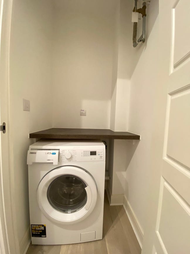 Apartment located in the popular Rainham Area! Main Photo