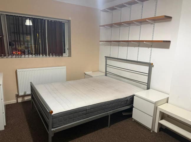 Spacious Double Room w/ Ensuite! Main Photo