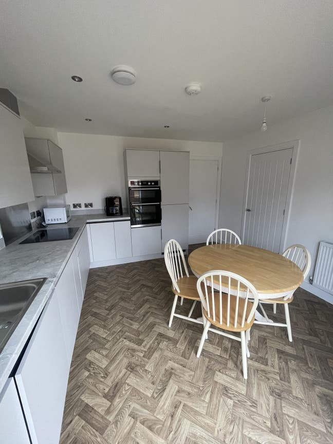Ensuite (Bills Incl.) | Near Etihad / City Centre Main Photo