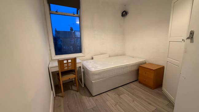 Good-sized single bedroom in Dollis Hill Main Photo