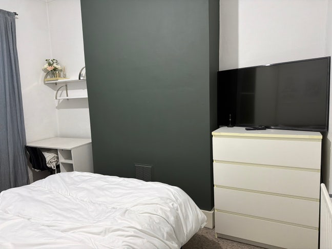 Room to rent  Main Photo