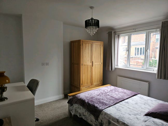 Lovely room in Lenton Main Photo