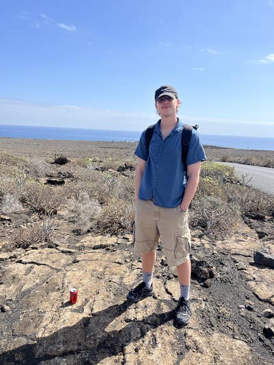 Professional Male seeks a single or double room Main Photo