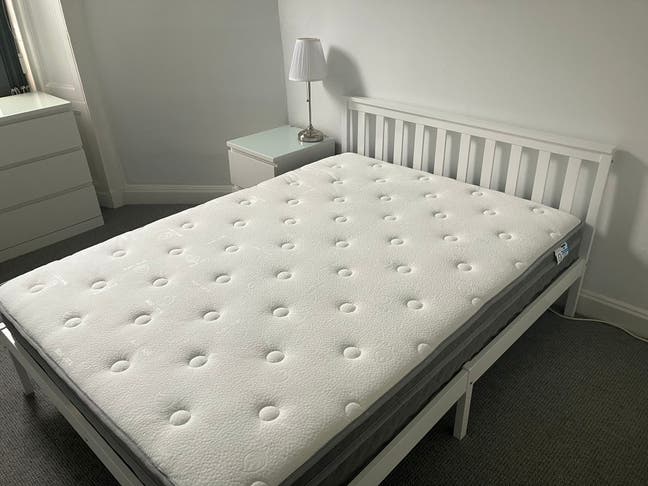 2 rooms,bills included, at Cessnock Subway Station Main Photo