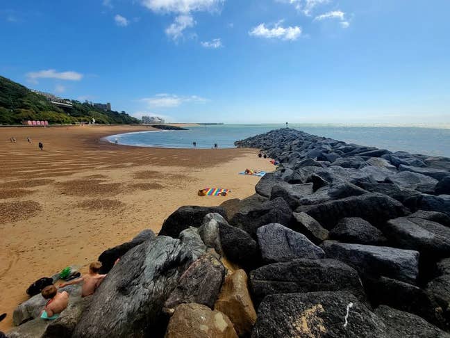 Double bedroom available on Sandgate High Steet Main Photo