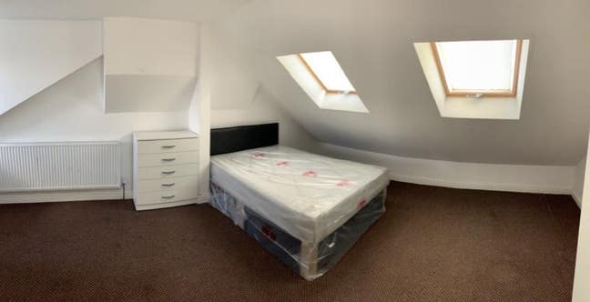 🏡 Spacious Furnished Rooms | Bills Included | IG3 Main Photo