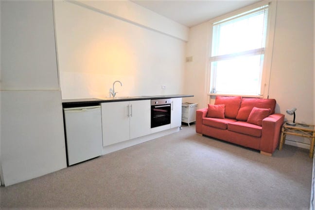 Studio, Kilburn High Road  Main Photo