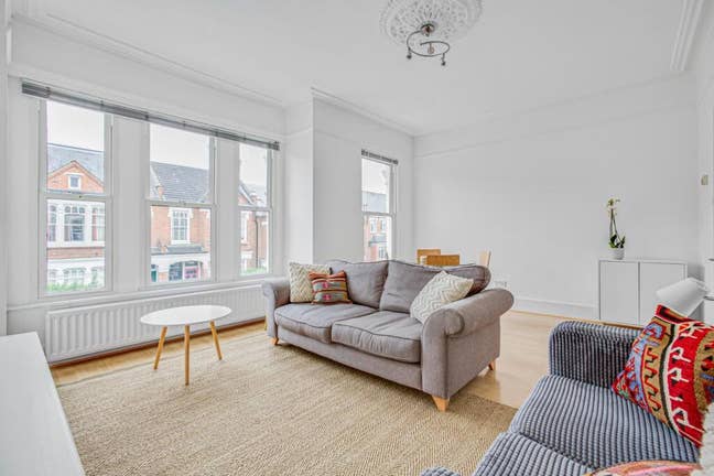 Room Available in Clapham Junction from 28Th Feb Main Photo