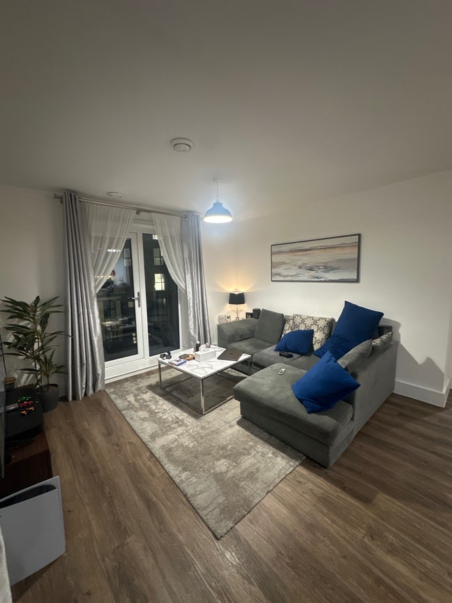 Looking for a Flatmate - Single/ Double occupancy Main Photo