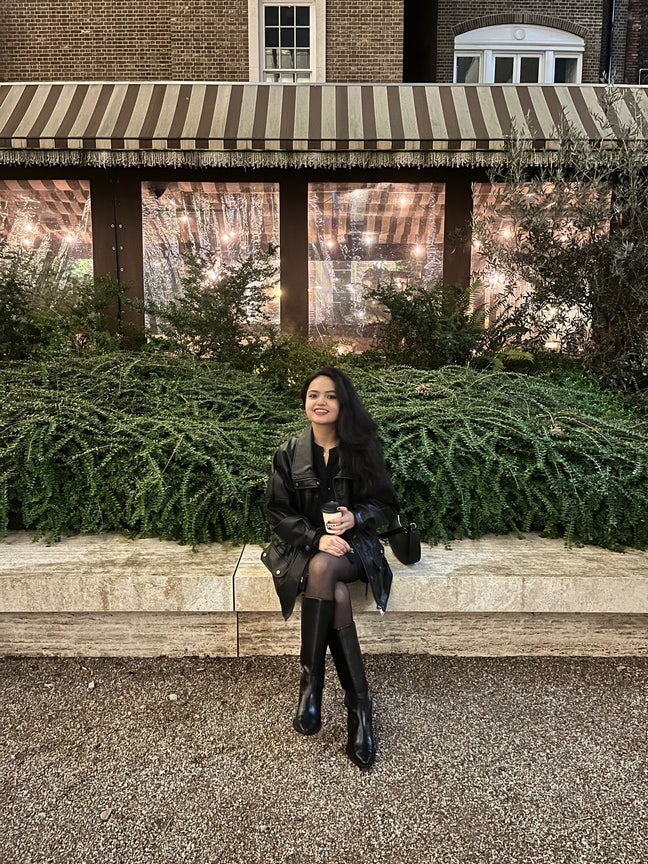 Couple looking for a Doule room /studio/ 1-bed  Main Photo