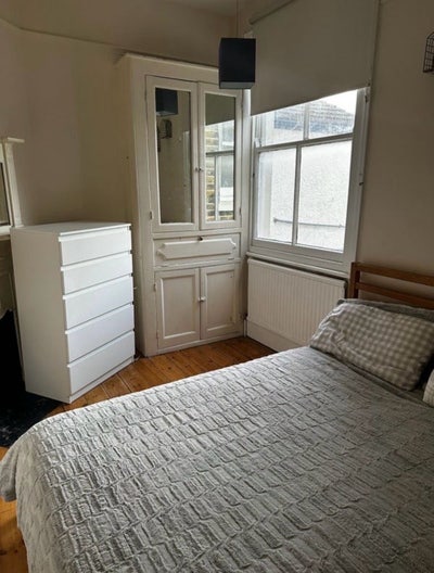 Single Room in Wimbledon Young Professionals’ Home Main Photo