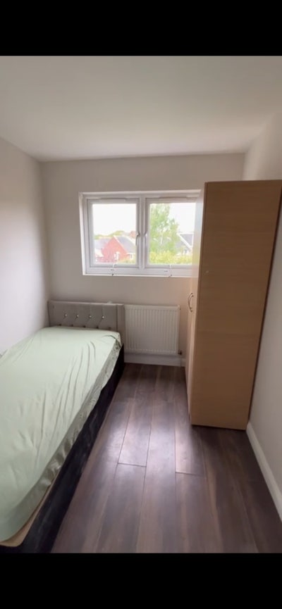 Spacious house with garden  Main Photo