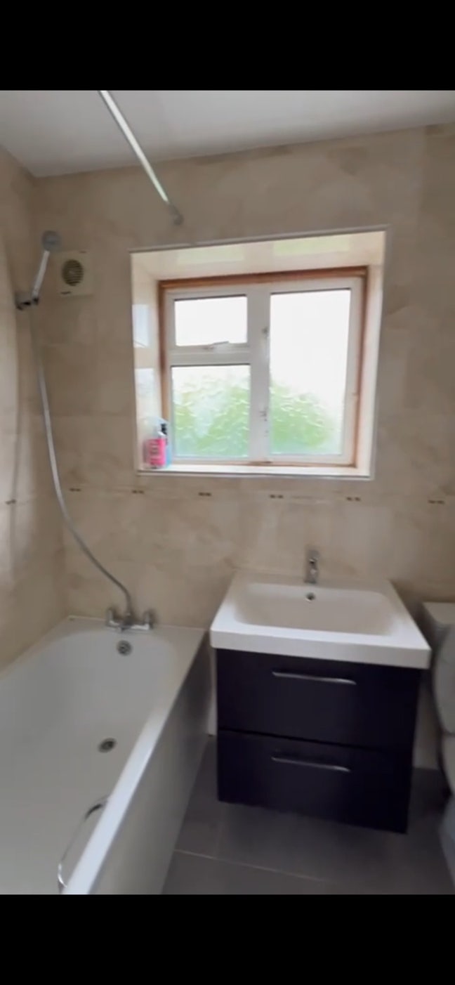 Spacious house with garden  Main Photo