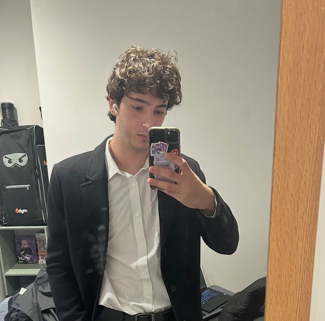 Looking to stay in Stratford for 12 weeks Main Photo