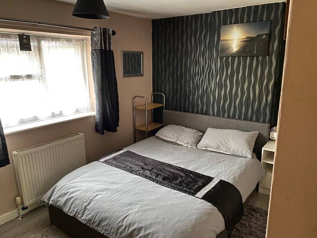 Double room in shard house  Main Photo