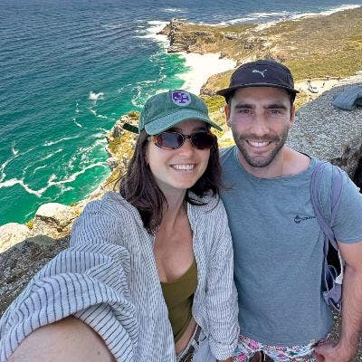 Room needed by professional couple Main Photo