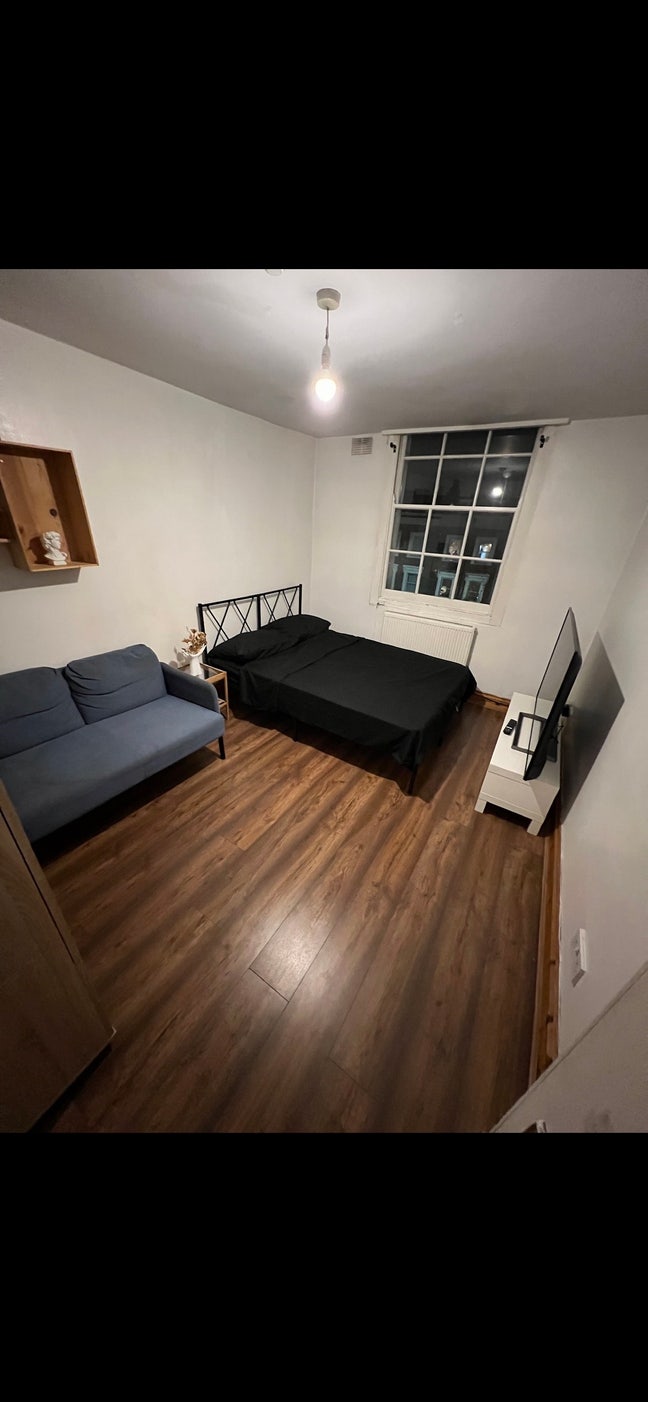 King’s cross-big double room 14 min walk/6 min bus Main Photo