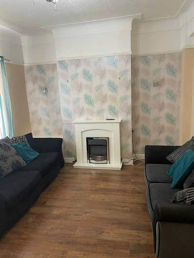 A single room in 3 bedrooms house in L6 Main Photo