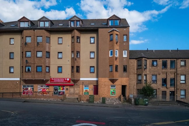 Modern 1-Bedroom Flat EPC C Parking: Yes  Main Photo